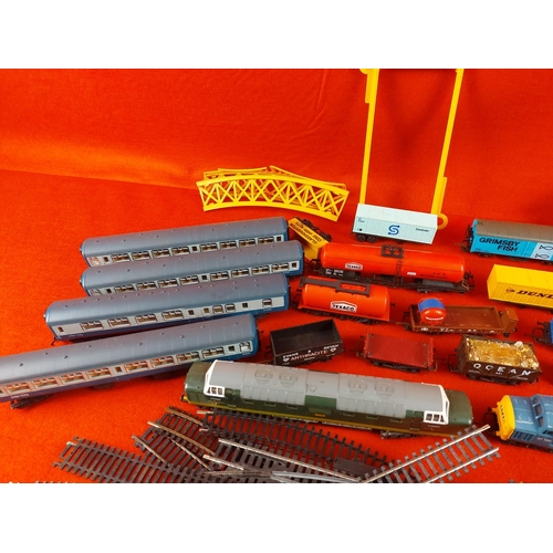 253 - Collection of Hornby OO Guage including engines carriages, rolling stock and track.