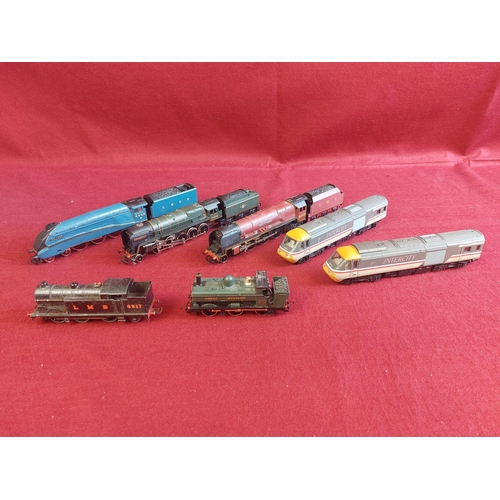 257 - Collection of Hornby 00 gauge Engines. Including Mallard 4468.