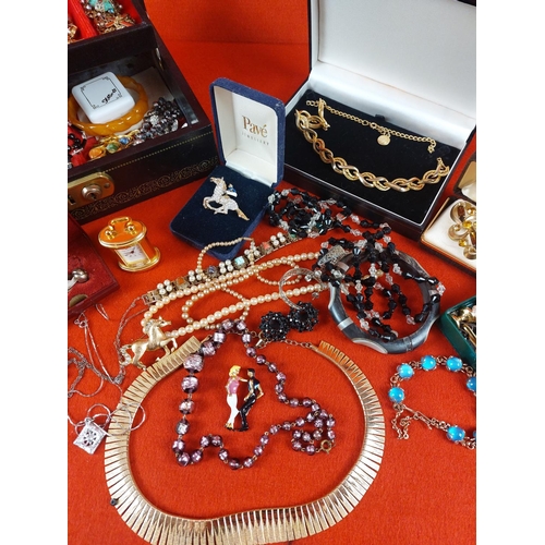 292 - Large collection of vintage costume jewellery