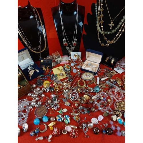 294 - Large collection of vintage costume jewellery