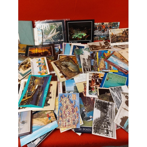 317 - Large collection of mixed postcards.