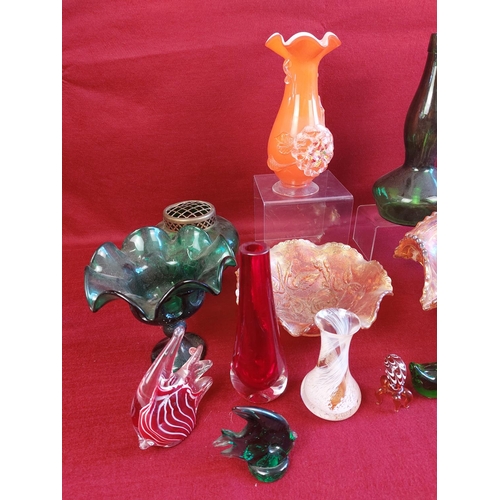 343 - Collection of Carnival and Murano style glass.