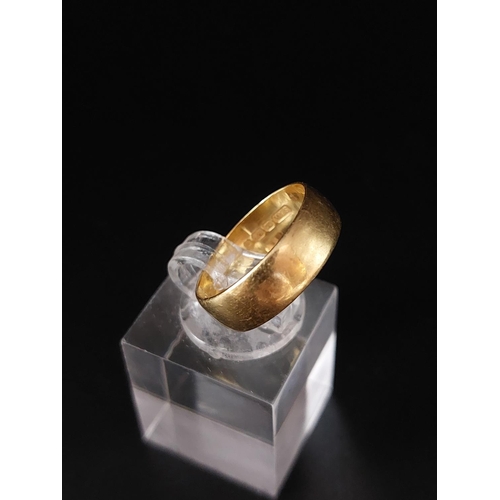 37 - 22ct gold wedding band 4.3 grams size M