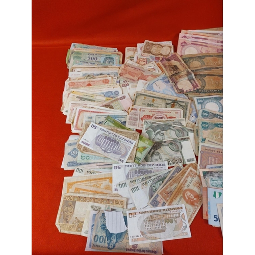 101 - Huge collection of over 600 bank notes (circulated)