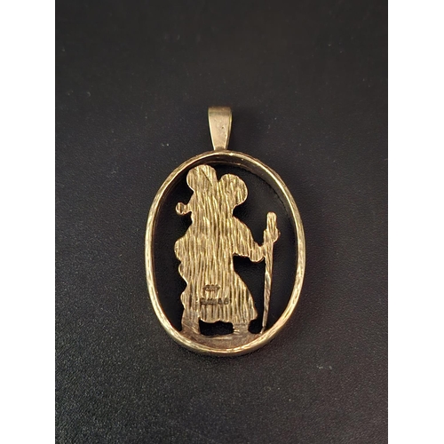 15 - 9ct gold pendant 7.5 grams