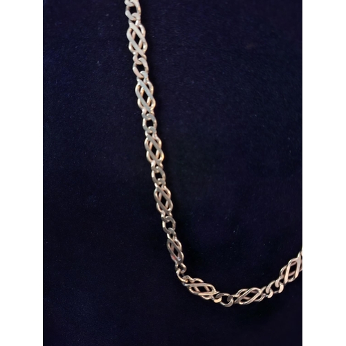 17 - 9ct gold necklace 19.7 grams