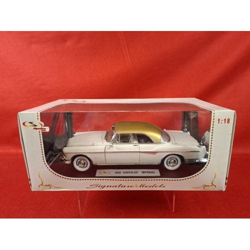 306 - Signature Models 1:18 1955 Chrysler Imperial in box