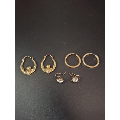 32 - 3 pairs of 9ct gold earrings 3.1 grams