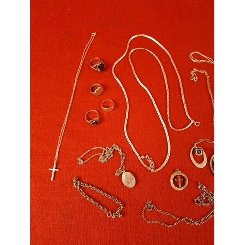 71 - Collection of silver hallmarked jewellery