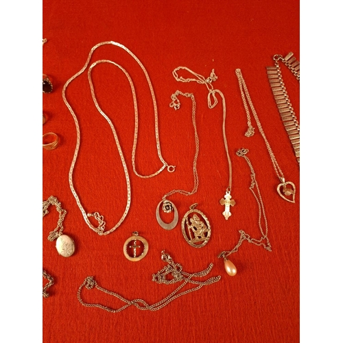 71 - Collection of silver hallmarked jewellery
