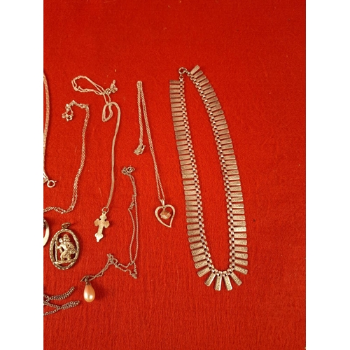 71 - Collection of silver hallmarked jewellery