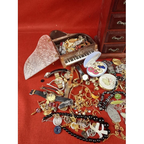 73 - Large collection of mixed costume jewellery