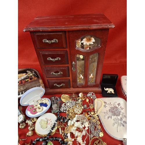 73 - Large collection of mixed costume jewellery