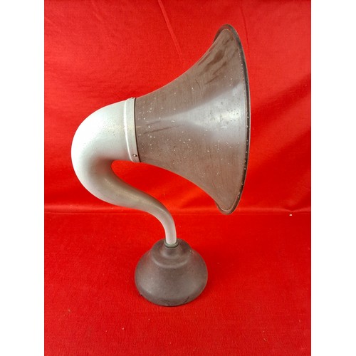 118 - Rare 1920'2 Bakelite and aluminium horn speaker by B T-H (British Tompson Houston) circa 1920's. Hei... 