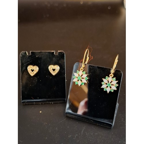 55 - 4 x 9ct gold earrings 6 grams