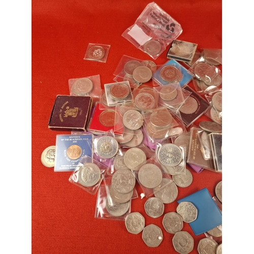 112 - Large collection  of Crowns and 50pence coins