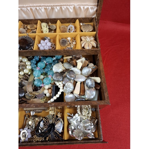 120 - Collection of costume jewellery in box