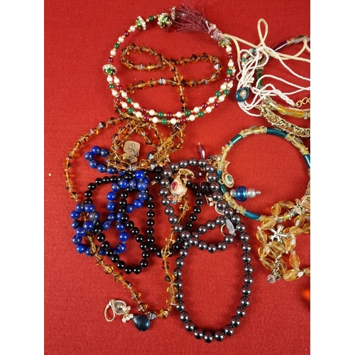 126 - Mixed costume jewellery