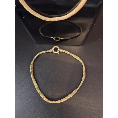 19 - 9ct gold necklace and bracelet set 15.7 grams