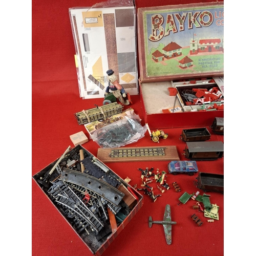 260 - Collection of vintage toys including OO railway & Bayko set