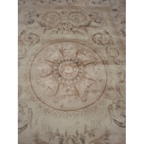 298 - Large high quality wool rug with attractive design 119