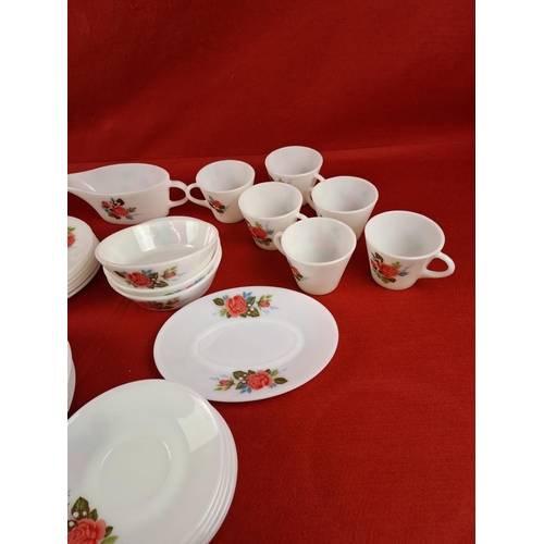 305 - Pyrex vintage Cottage Rose dinner service