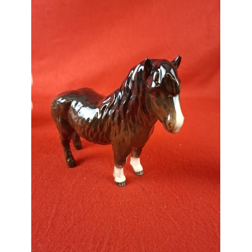 309 - 4 x beswick animal figurines including Arab Palomino, grey stallion, Shetland pony & donkey