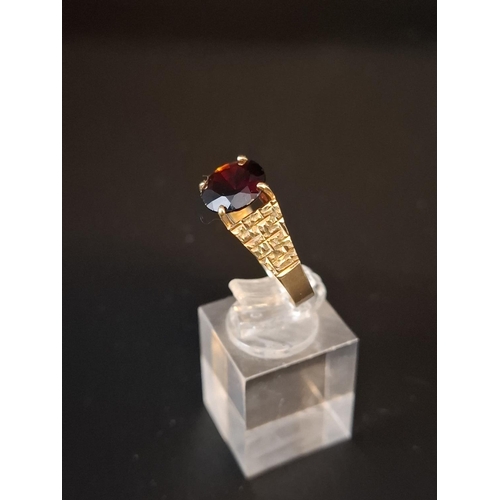 35 - 9ct gold ladies ring size P. 3.5 grams