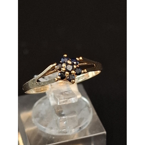 40 - 9ct gold ladies ring 1.2 grams