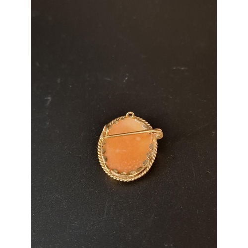 30 - 9ct gold cameo brooch 2.8 grams