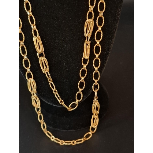 39 - 18 ct gold very attractive necklace weight 29.3 grams length 81cm.