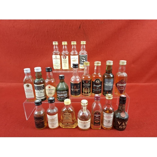 20 x Collectible Vintage mixed Whisky miniature bottles