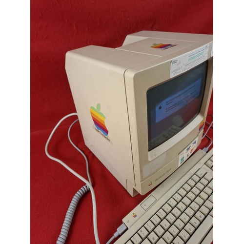 154 - Rare vintage Apple Macintosh Classic computer in working order with keyboard and mouse