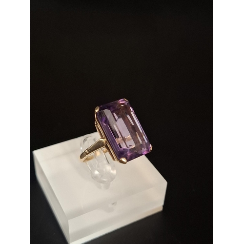 71 - 9ct gold ring size K 6.1 grams