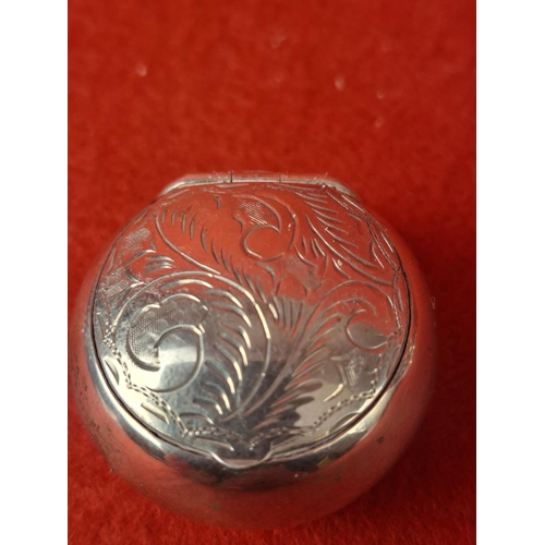 90 - Silver hallmarked pill box 17.2 grams