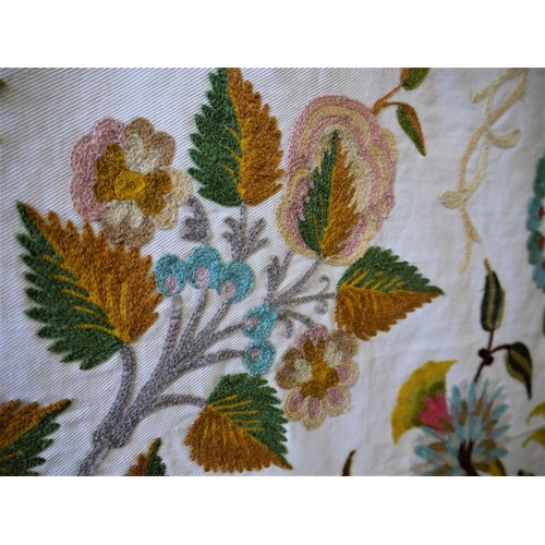 1141 - Large Hand Embroidered Crewel Arts & Crafts Wall Hanging / Table Cover, the Pattern Similar to The J... 