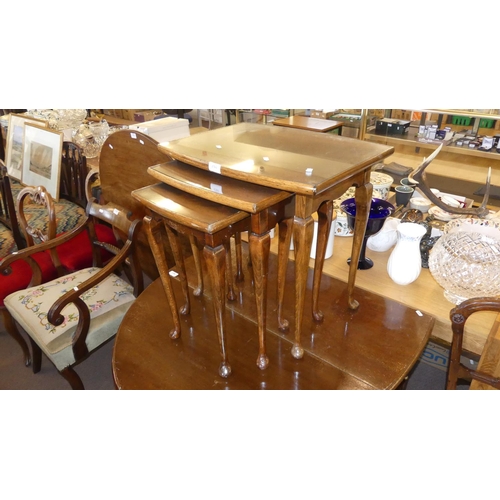 1201 - Glass Top Nest of 3 Tables