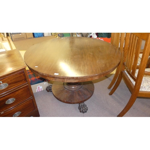 1206 - Vic Mahogany Circular Breakfast Table with 3 Carved B/C Feet