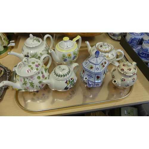 601 - Tray Lot - Royal Worcester, Royal Doulton, Spode & Other Bachelor Teapots.