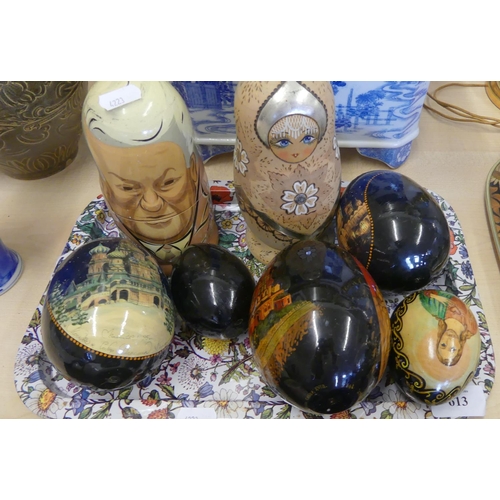 613 - Tray Lot - Russian Lacquered Eggs, Nested Mother Dolls.