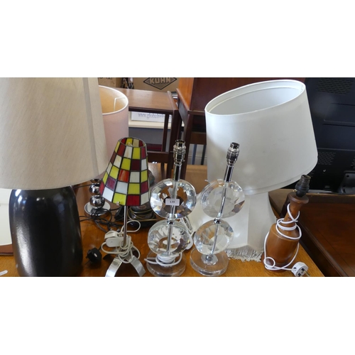139 - 7 Assorted Lamps & Shades