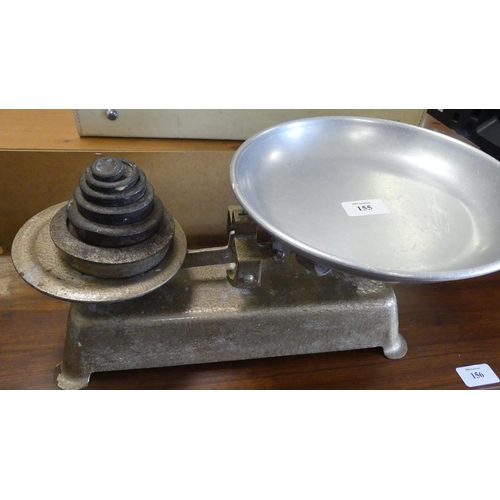 155 - Kitchen Scales & Weights