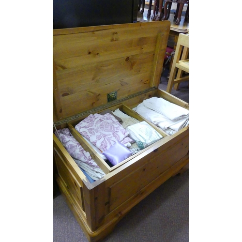 181 - Pine Blanket Box with Bed Linen