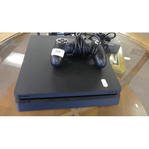 223 - Playstation 4 with 1 Control