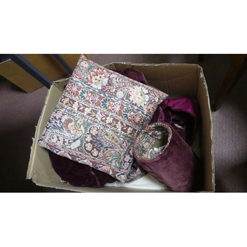 121 - Box Bed Cover, Cushion & Pillow