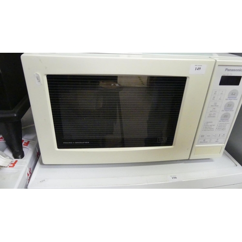 149 - Panasonic Microwave