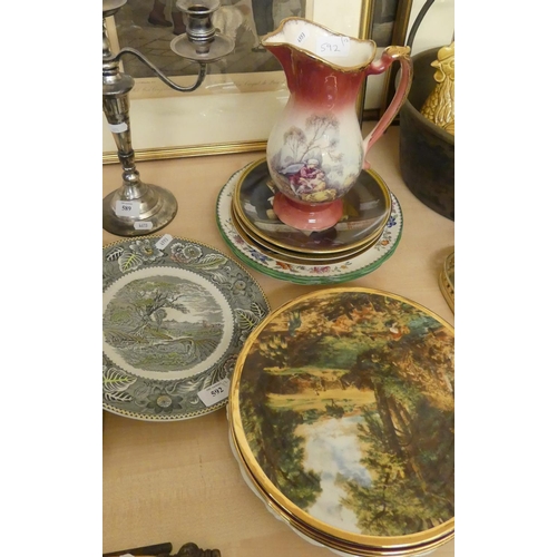 592 - 11 Collectors Cabinet Plates & Ewer