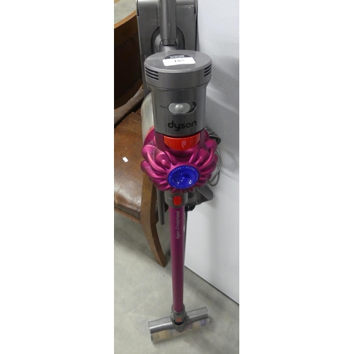 185 - Dyson v7 Motorhead Vacuum