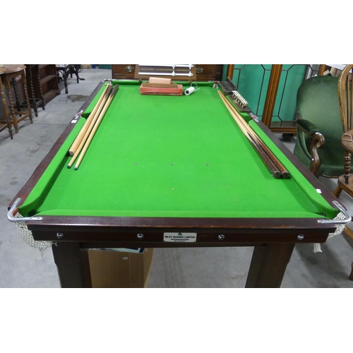 323 - Riley Pool/Snooker Table, Cue's, Balls & Score Board