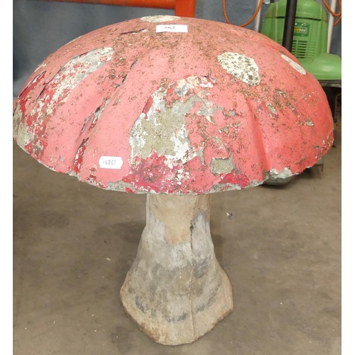 562 - Reconstituted Stone Toadstool Ornament